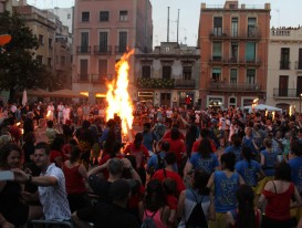 Cloenda del 30 Tradicionà rius i Revetlla de Sant Joan amb la Violeta de Grà cia